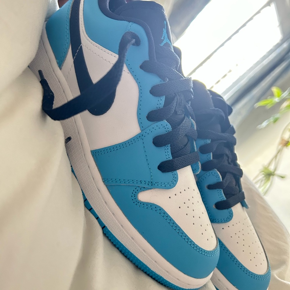 Air Jordan 1 Low Powder Blue LIKE NEW - Picture 11 of 11